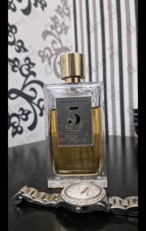Духи Rosendo Mateu № 5 Floral, Amber, Sensual Musk от Rosendo Mateu Olfactive Expressions