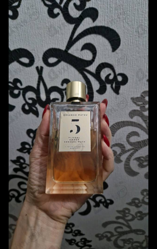 Купить Rosendo Mateu № 5 Floral, Amber, Sensual Musk от Rosendo Mateu Olfactive Expressions