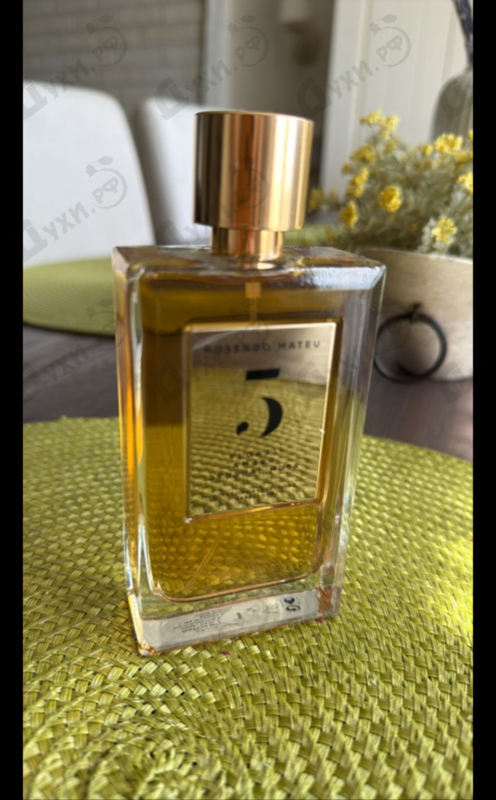 Парфюмерия Rosendo Mateu № 5 Floral, Amber, Sensual Musk от Rosendo Mateu Olfactive Expressions