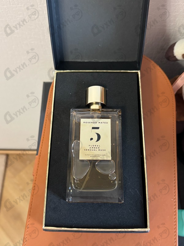 Парфюмерия Rosendo Mateu № 5 Floral, Amber, Sensual Musk от Rosendo Mateu Olfactive Expressions