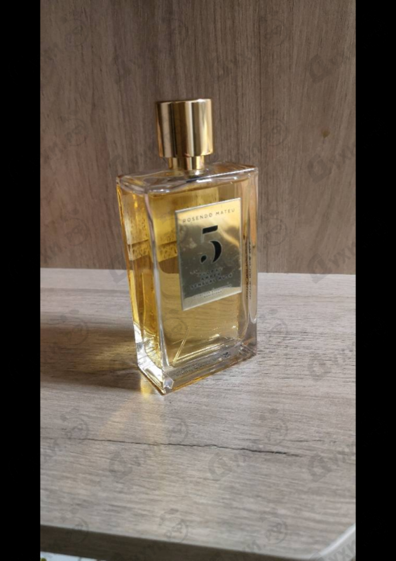 Купить Rosendo Mateu Olfactive Expressions Rosendo Mateu № 5 Floral, Amber, Sensual Musk