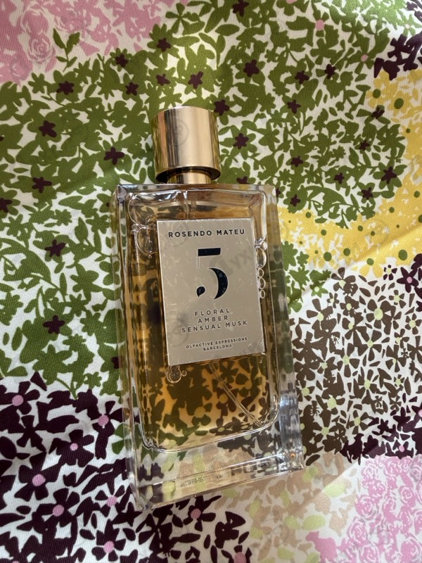 Парфюмерия Rosendo Mateu № 5 Floral, Amber, Sensual Musk от Rosendo Mateu Olfactive Expressions