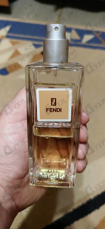 Парфюмерия Life Essence от Fendi