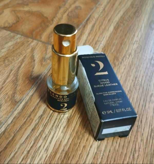 Духи Rosendo Mateu № 2 Citrus, Wood, Suede Leather от Rosendo Mateu Olfactive Expressions