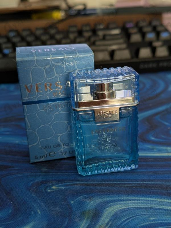 Парфюмерия Eau Fraiche от Versace