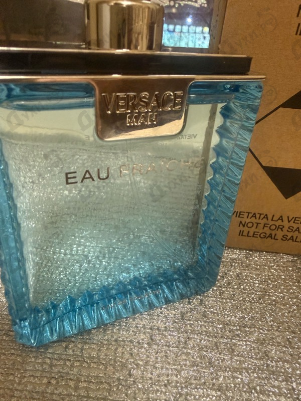 Парфюмерия Eau Fraiche от Versace