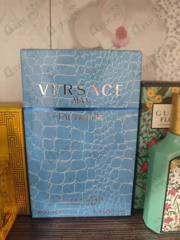 Парфюмерия Eau Fraiche от Versace