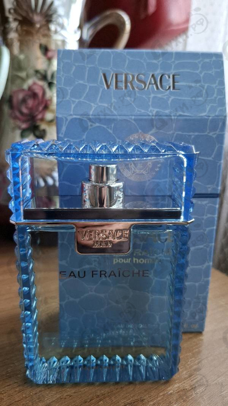 Парфюмерия Eau Fraiche от Versace