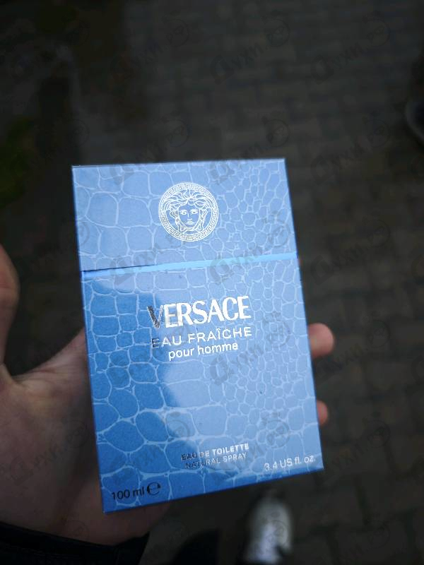 Парфюмерия Eau Fraiche от Versace