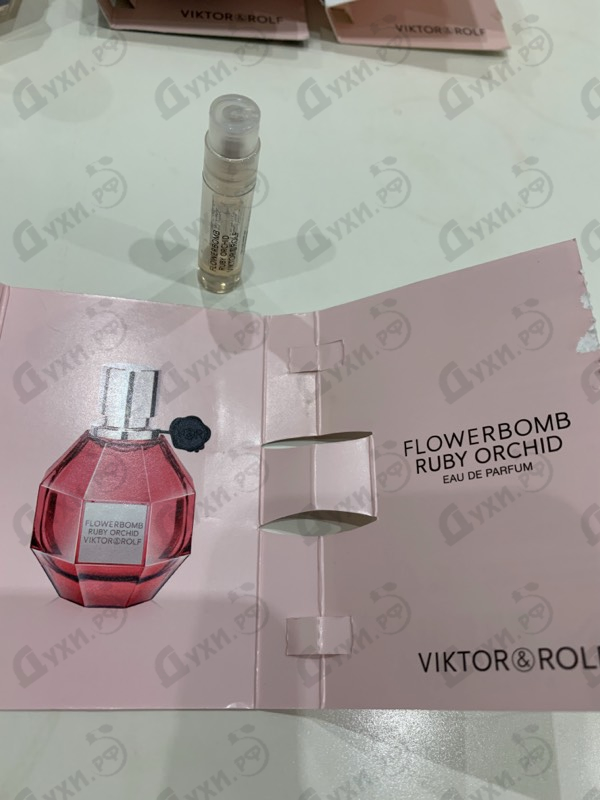 Парфюмерия Flowerbomb Ruby Orchid от Viktor & Rolf