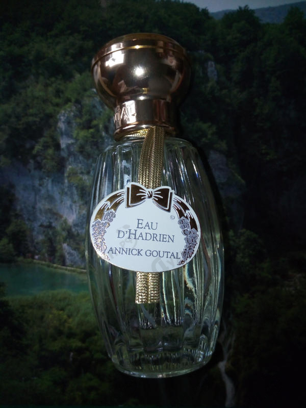 Парфюмерия Eau D'hadrien от Annick Goutal