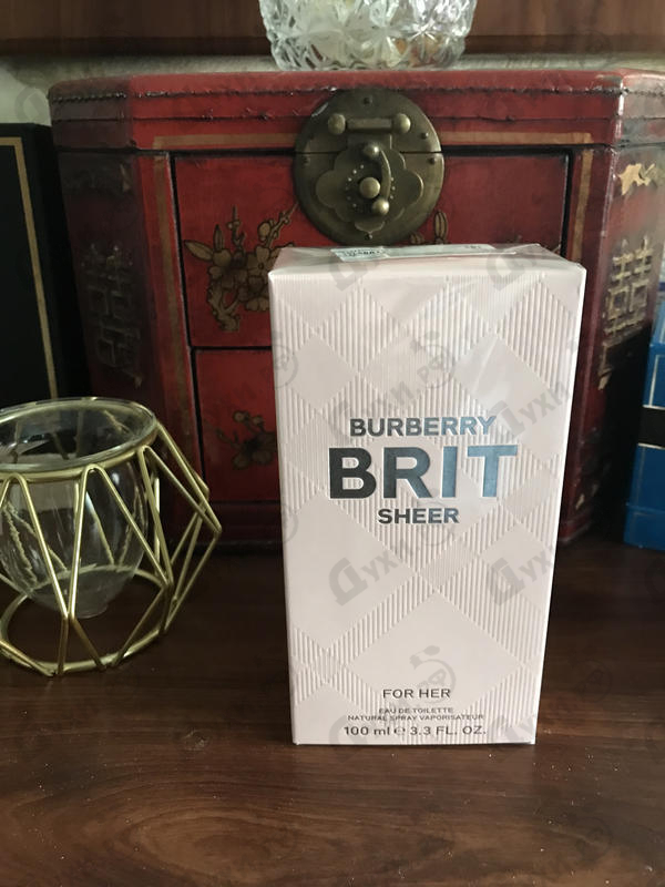 Парфюмерия Brit Sheer от Burberry