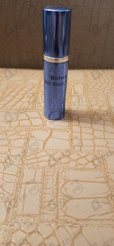 Парфюмерия Burberry Brit Sheer