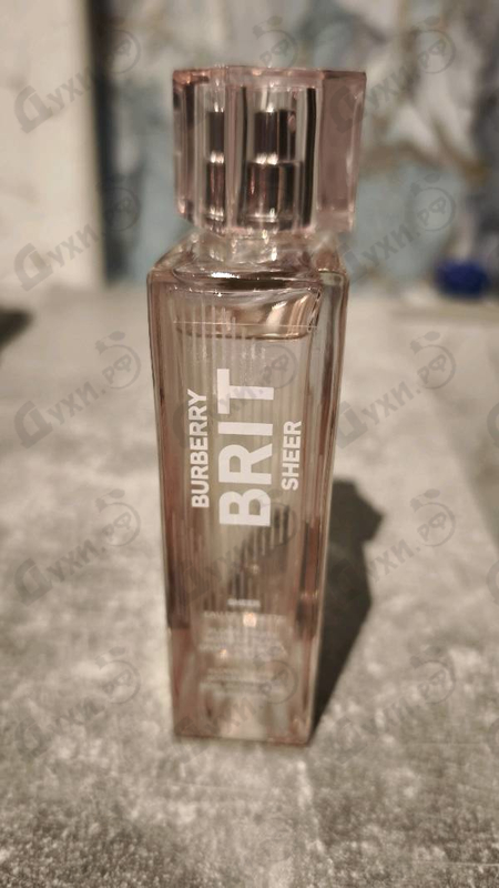 Духи Brit Sheer от Burberry