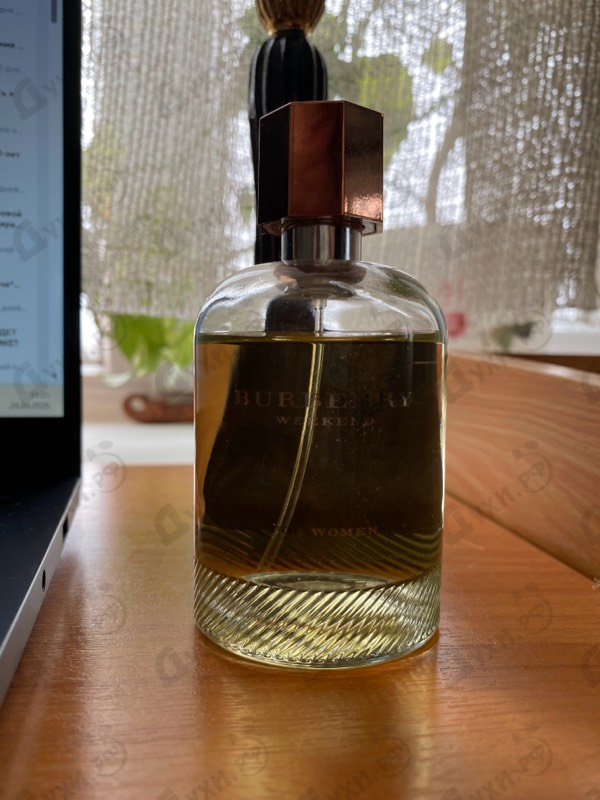 Парфюмерия Burberry Weekend