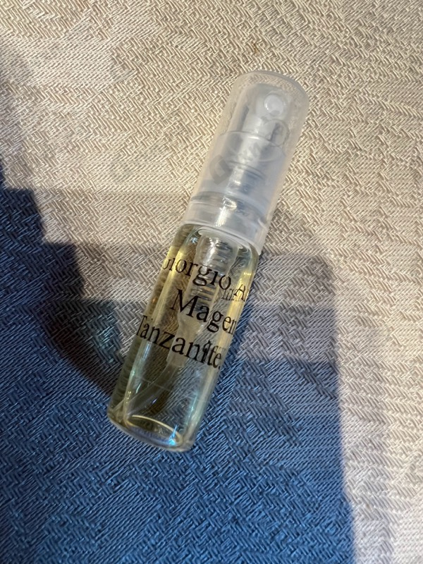 Купить Magenta Tanzanite от Giorgio Armani Отзыв Giorgio Armani Magenta Tanzanite