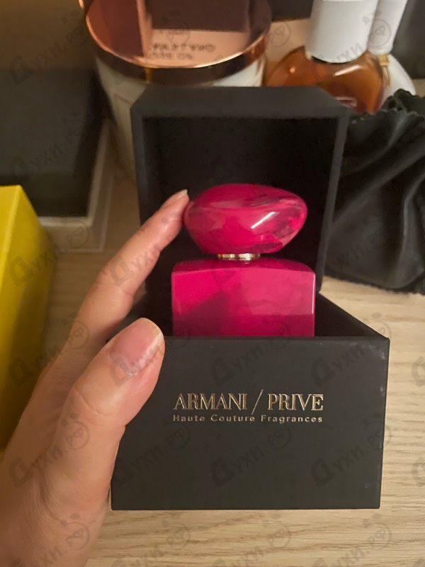 Парфюмерия Giorgio Armani Magenta Tanzanite