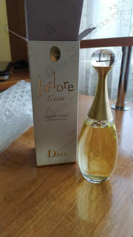 Парфюм Christian Dior Jadore L'eau Cologne Florale Парфюмерия Jadore L'eau Cologne Florale от Christian Dior