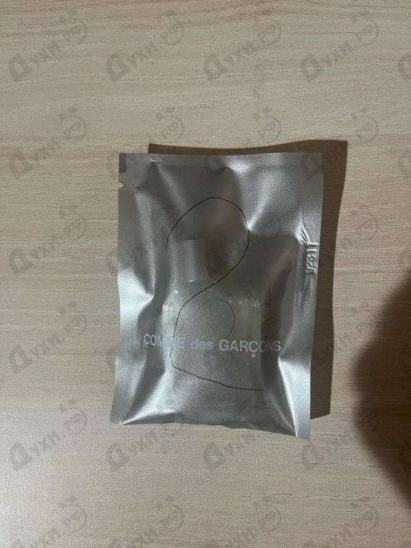 Купить 2 от Comme Des Garcons