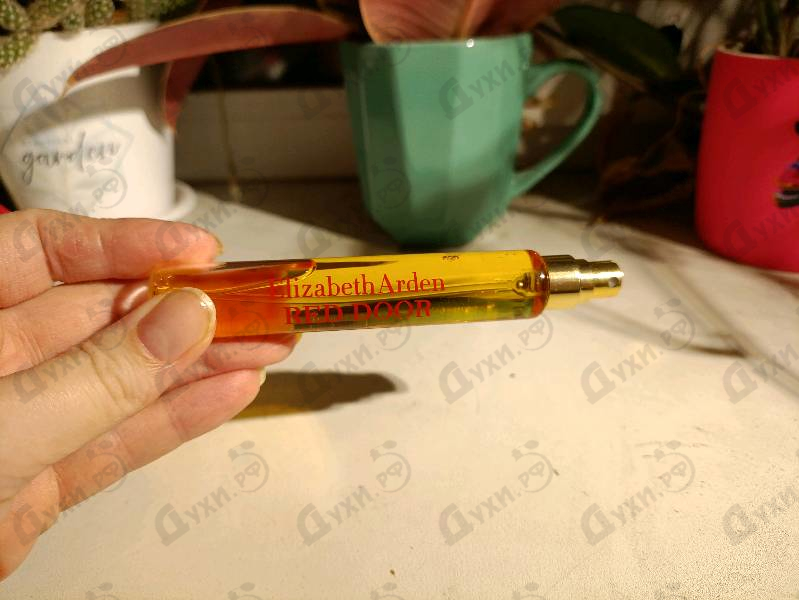 Парфюмерия Red Door от Elizabeth Arden