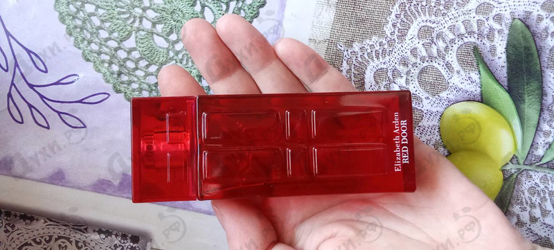 Духи Red Door от Elizabeth Arden