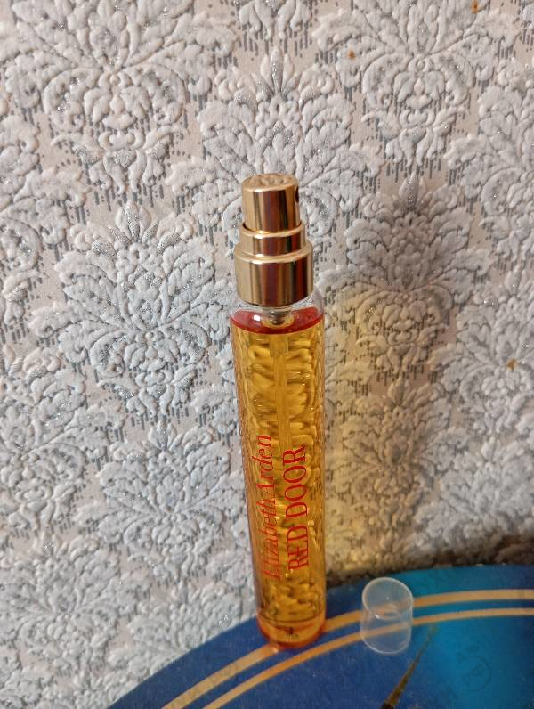 Парфюмерия Red Door от Elizabeth Arden
