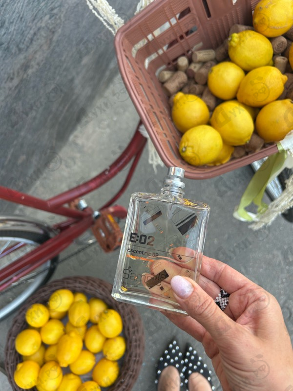 Купить Escentric Molecules Molecule 02