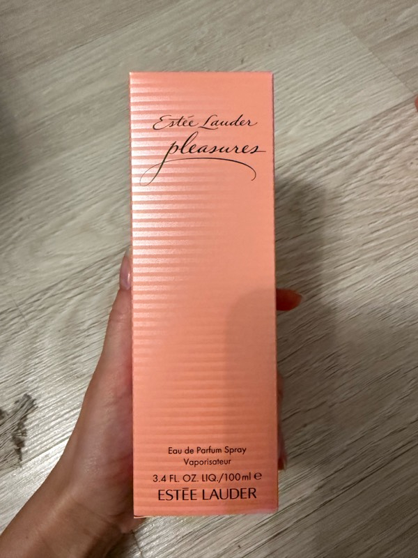 Парфюмерия Pleasures от Estee Lauder