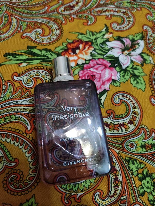 Парфюмерия Givenchy Very Irresistible