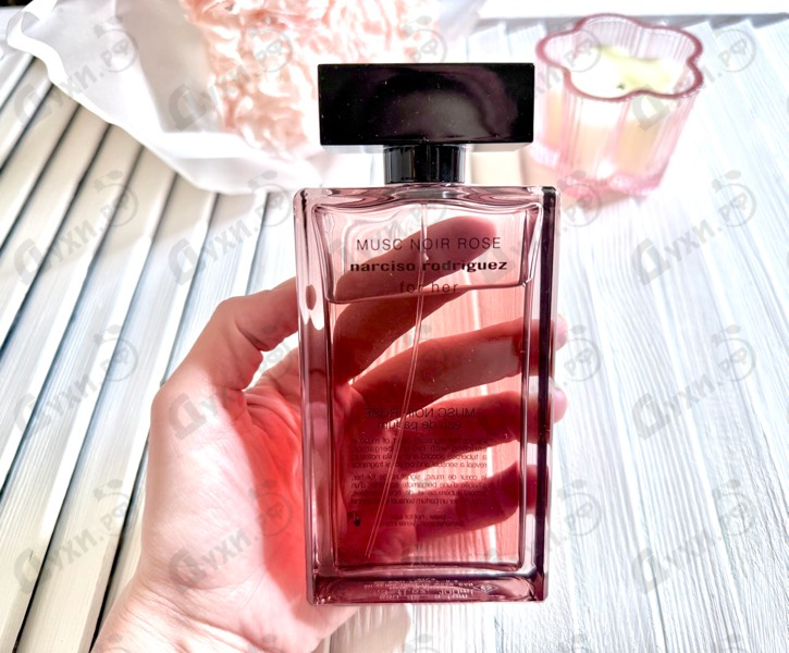 Купить Musc Noir Rose For Her от Narciso Rodriguez