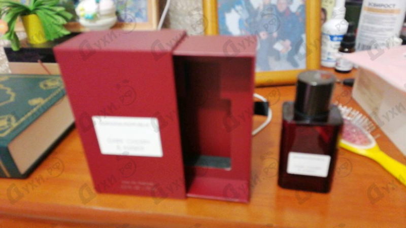 Парфюмерия Dark Cherry & Amber от Banana Republic