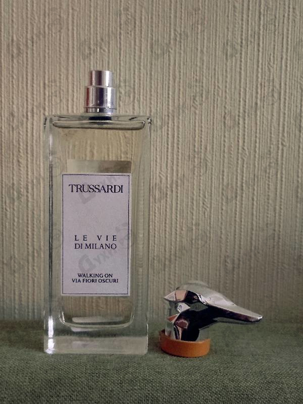 Парфюмерия Walking On Via Fiori Oscuri от Trussardi