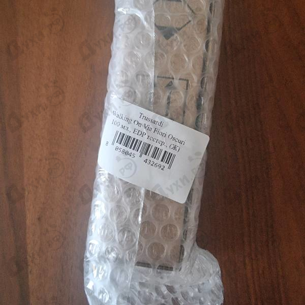 Духи Walking On Via Fiori Oscuri от Trussardi