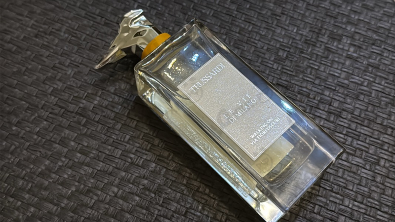 Духи Walking On Via Fiori Oscuri от Trussardi