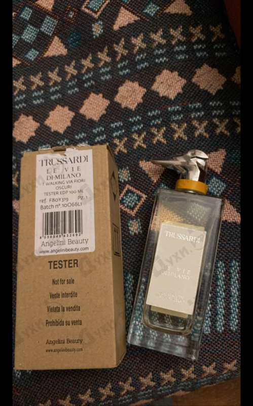 Духи Walking On Via Fiori Oscuri от Trussardi