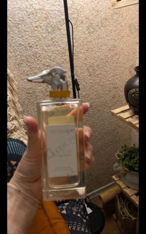 Парфюмерия Walking On Via Fiori Oscuri от Trussardi