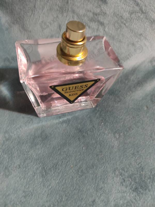 Купить Seductive Kiss от Guess