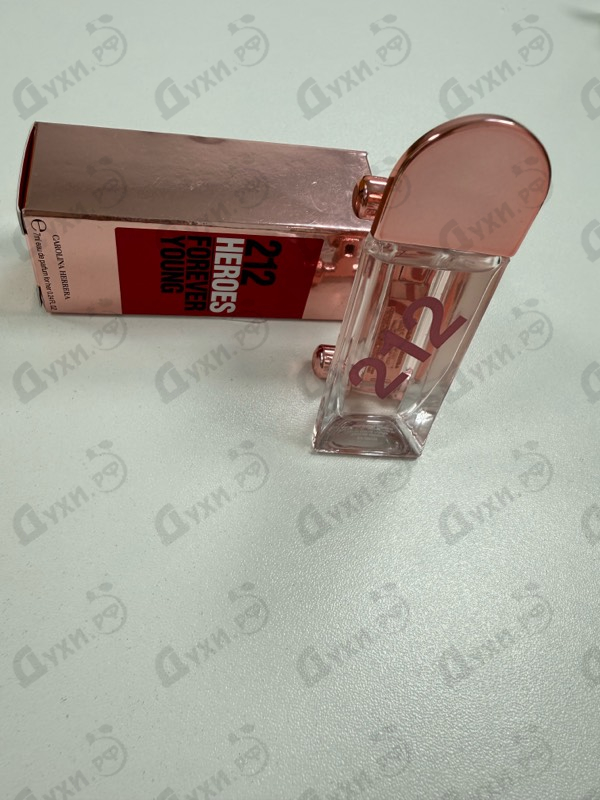 Парфюмерия 212 Heroes Forever Young от Carolina Herrera