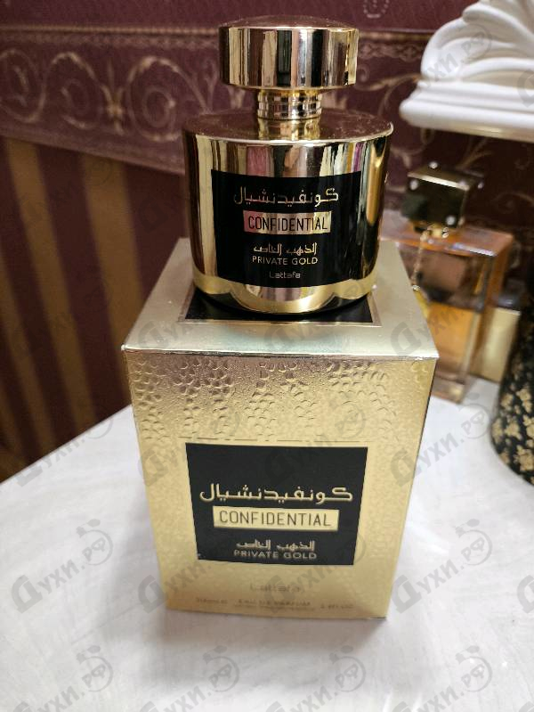 Парфюмерия Lattafa Perfumes Confidential Private Gold