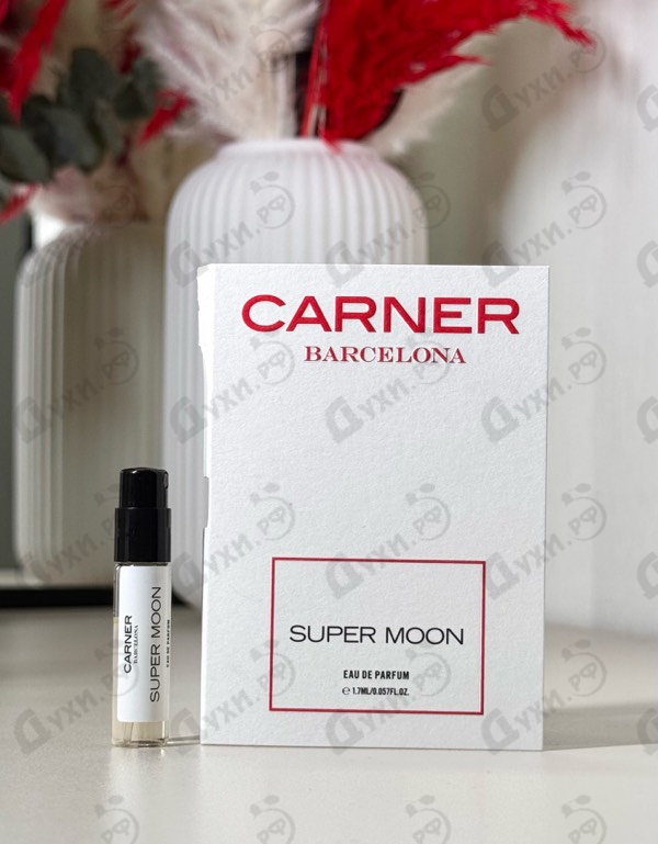 Духи Super Moon от Carner Barcelona