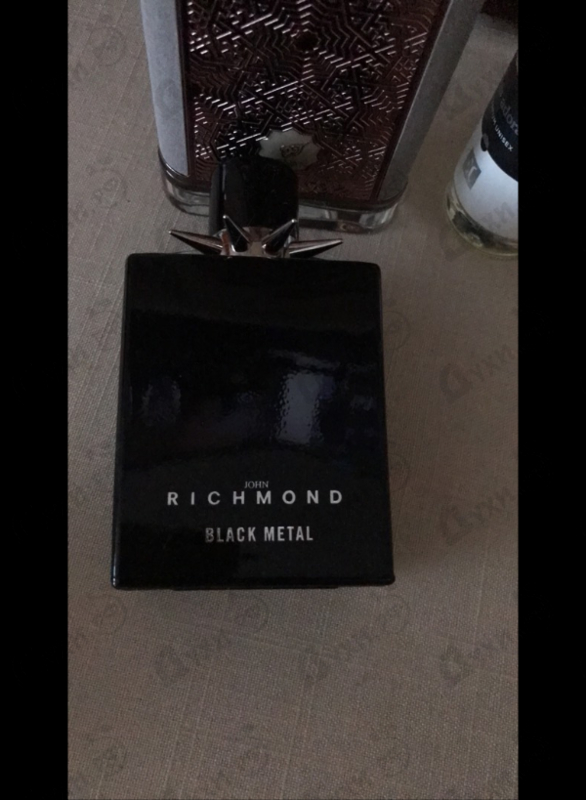 Духи Black Metal от John Richmond
