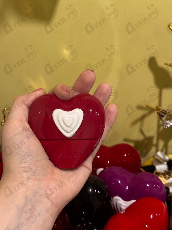 Духи Show Me Love от Escada