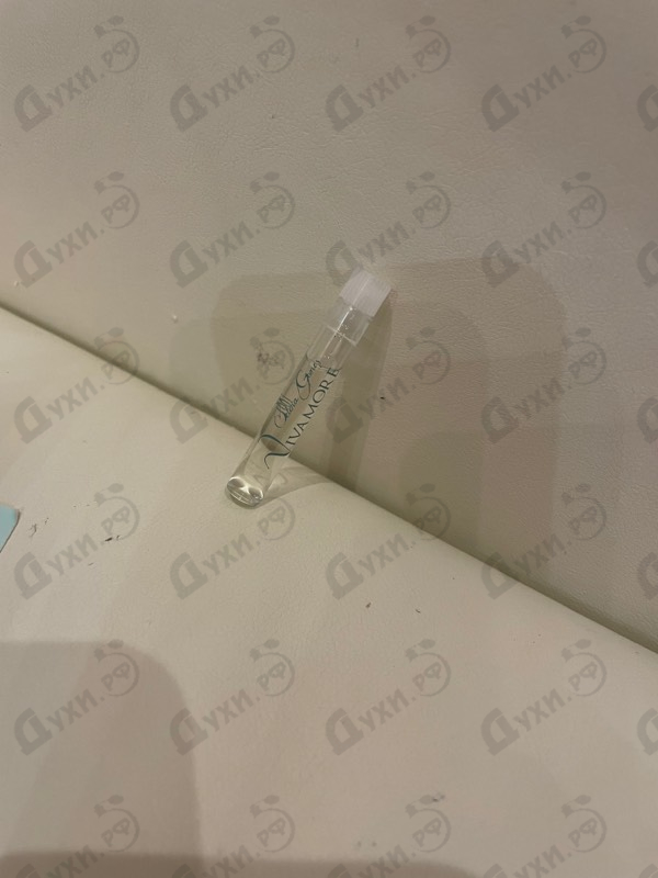 Духи Vivamore от Selena Gomez