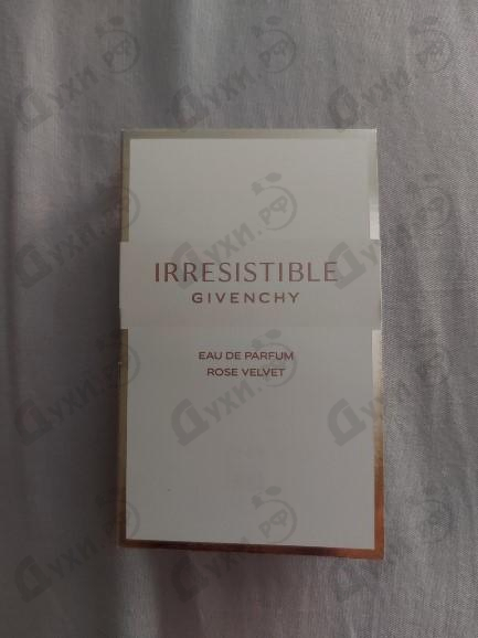 Духи Irresistible Rose Velvet от Givenchy