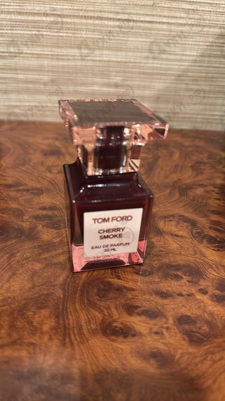Парфюмерия Cherry Smoke от Tom Ford
