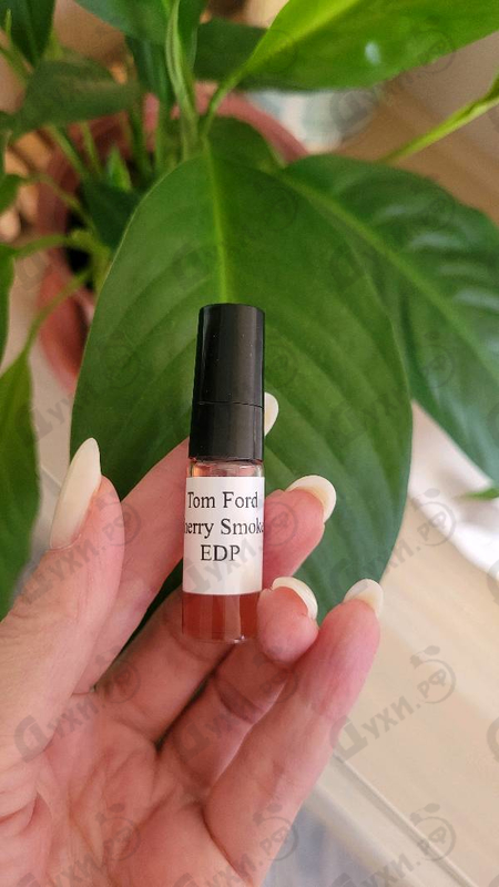 Парфюмерия Cherry Smoke от Tom Ford