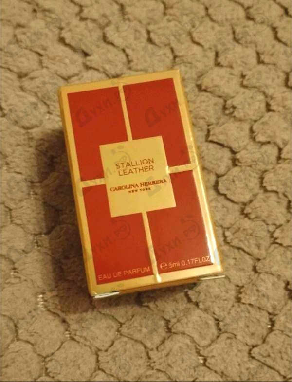 Купить Stallion Leather от Carolina Herrera