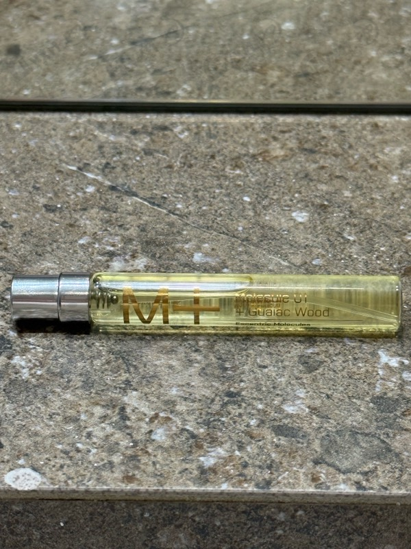 Купить Molecule 01 + Guaiac Wood от Escentric Molecules