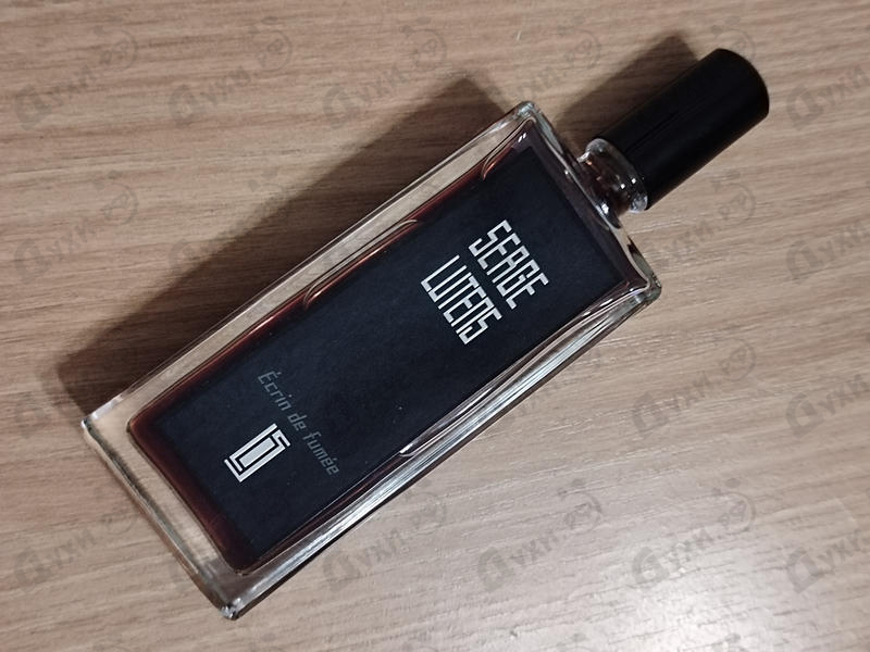 Парфюмерия Ecrin De Fumee от Serge Lutens