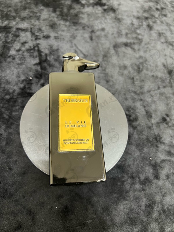 Духи Hidden Corner Of Fontana Dei Baci от Trussardi